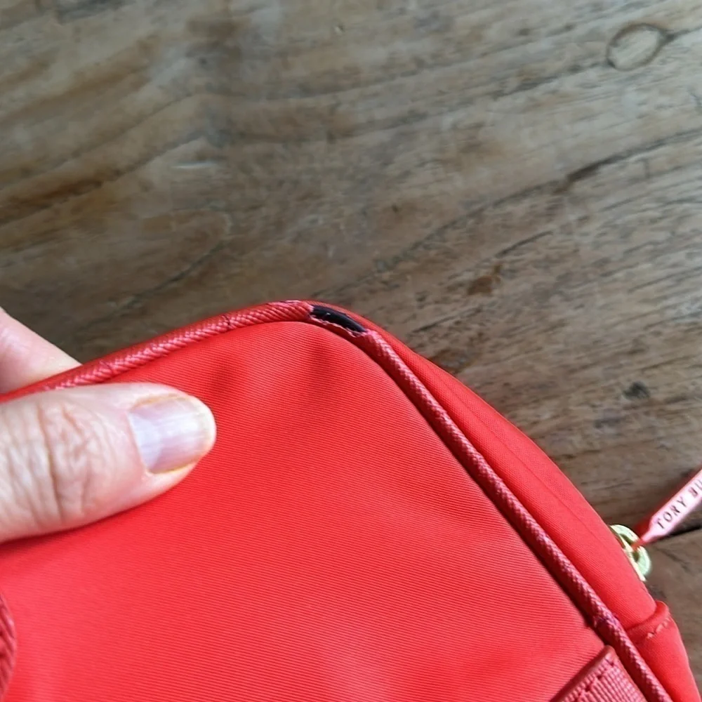Tory Burch Robinson Medium Classic Cosmetic Bag — Orange